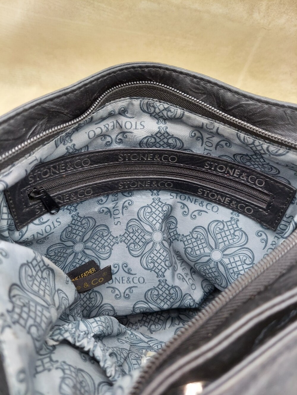 Stone Mountain Black leather purse - Picture 5 of 8
